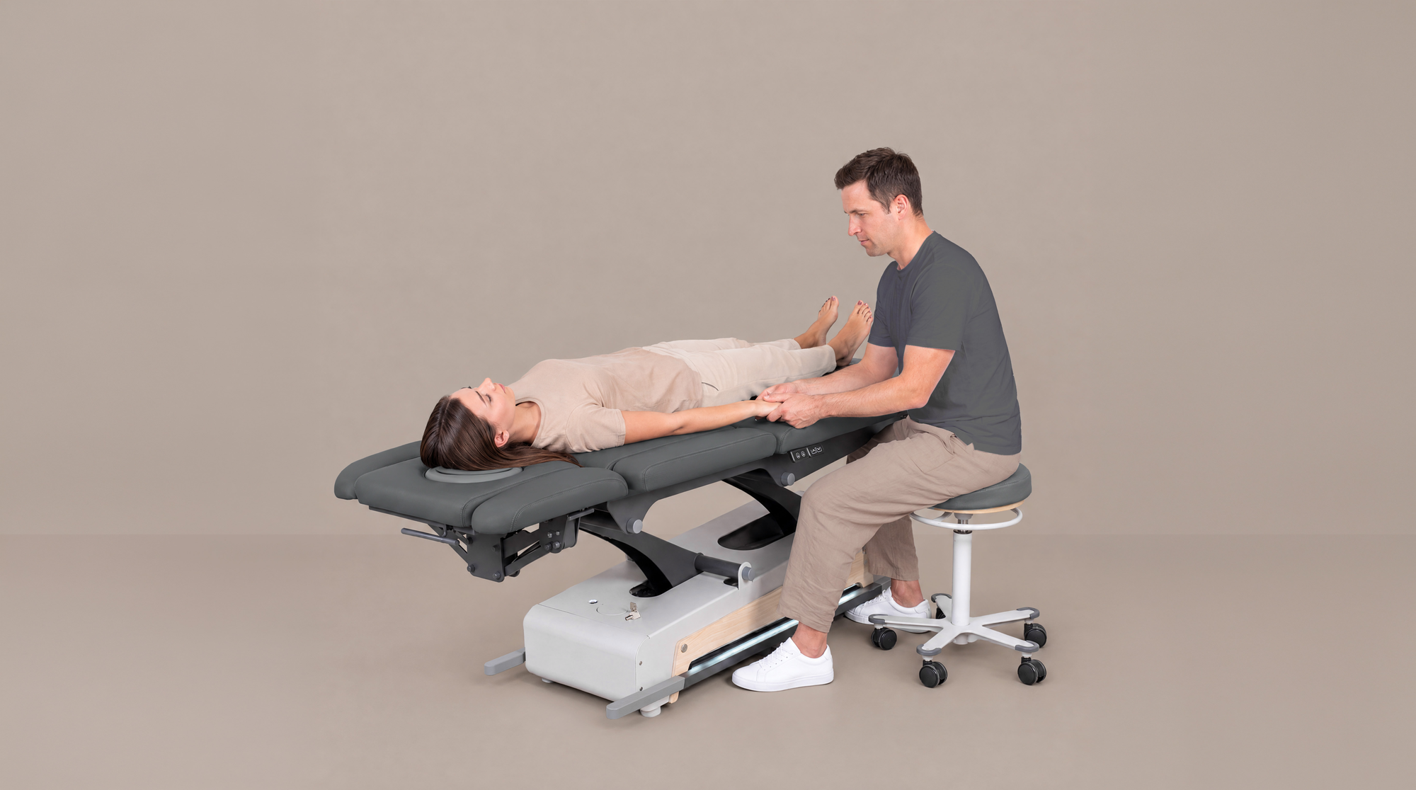 Physiotherapieliege Swop 7 Evo – elektrisch, 7-teilig, Heizung