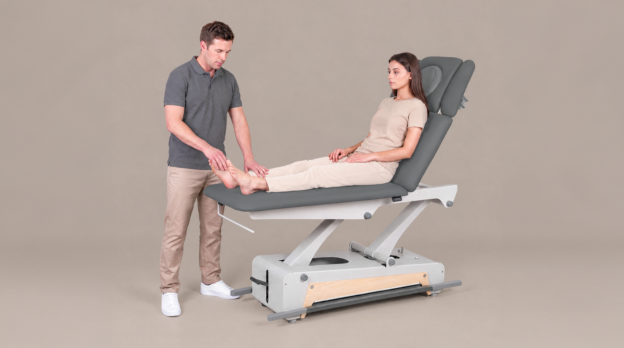 Physiotherapieliege Swop 5L Pro – elektrisch, 5-teilig, Twinlift-Armlehnen