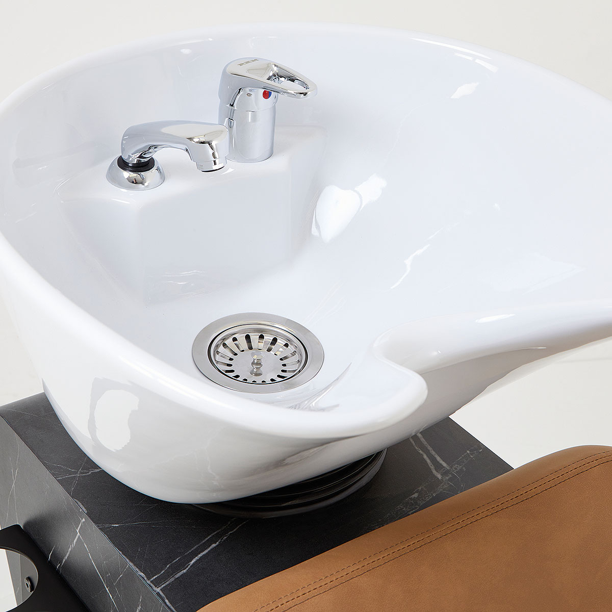 Marina Relax – Wascheinheit mit ergonomischem Sitzsystem