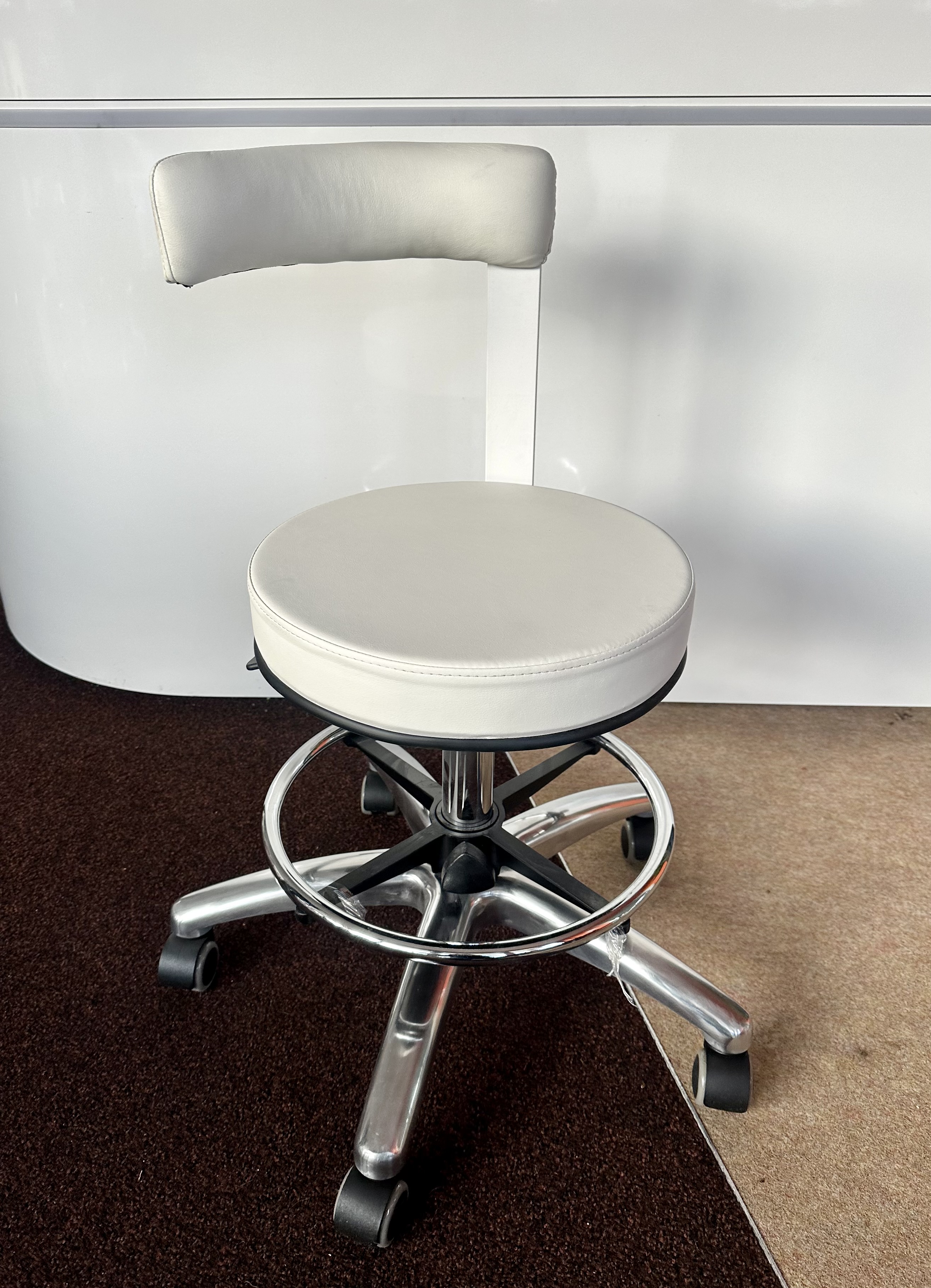 Ergonomischer Arbeitshocker X – Ausstellungsstück wie Neu
