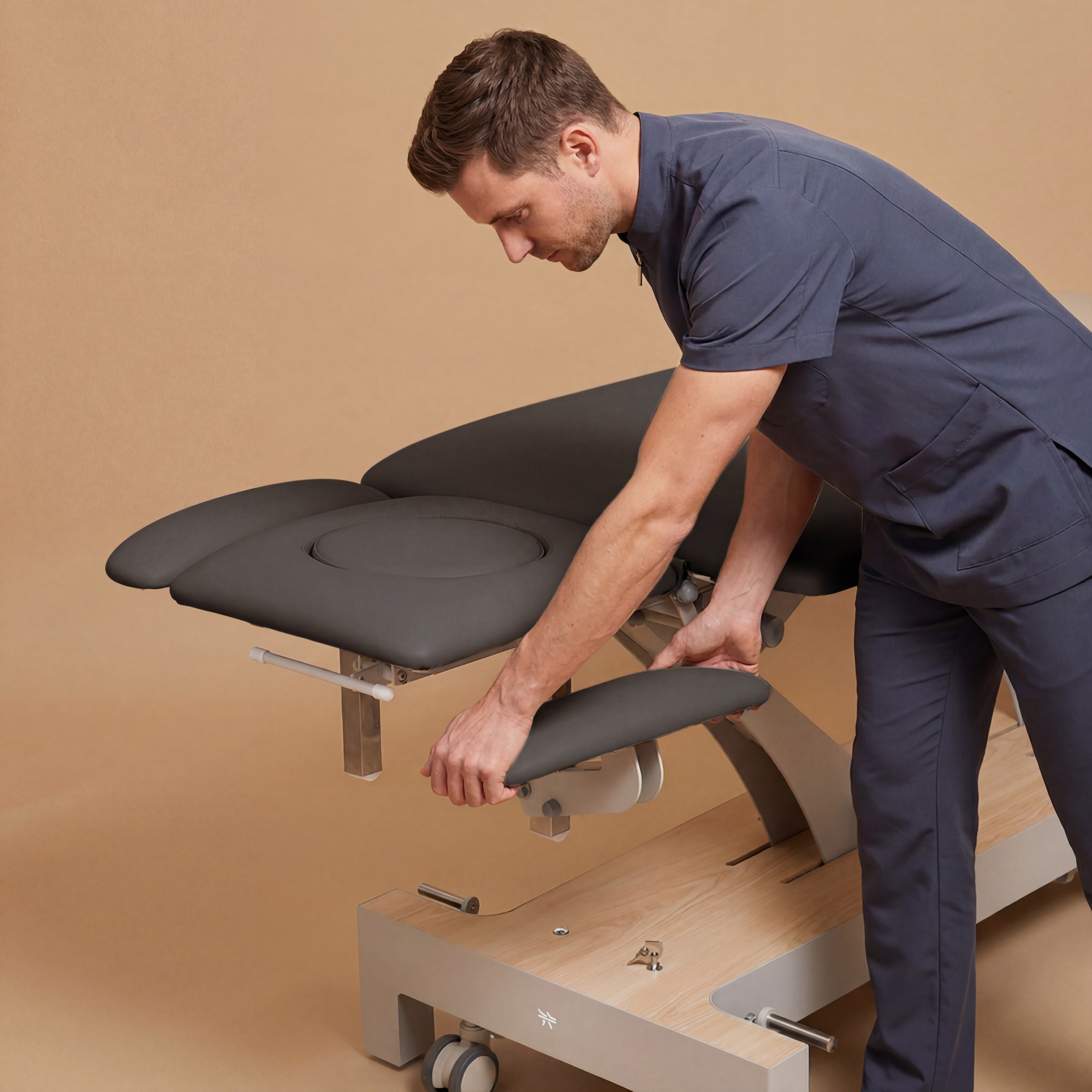 Physiotherapieliege Nuuna 4 Pro Hydro Physio – hydraulisch, 4-teilig