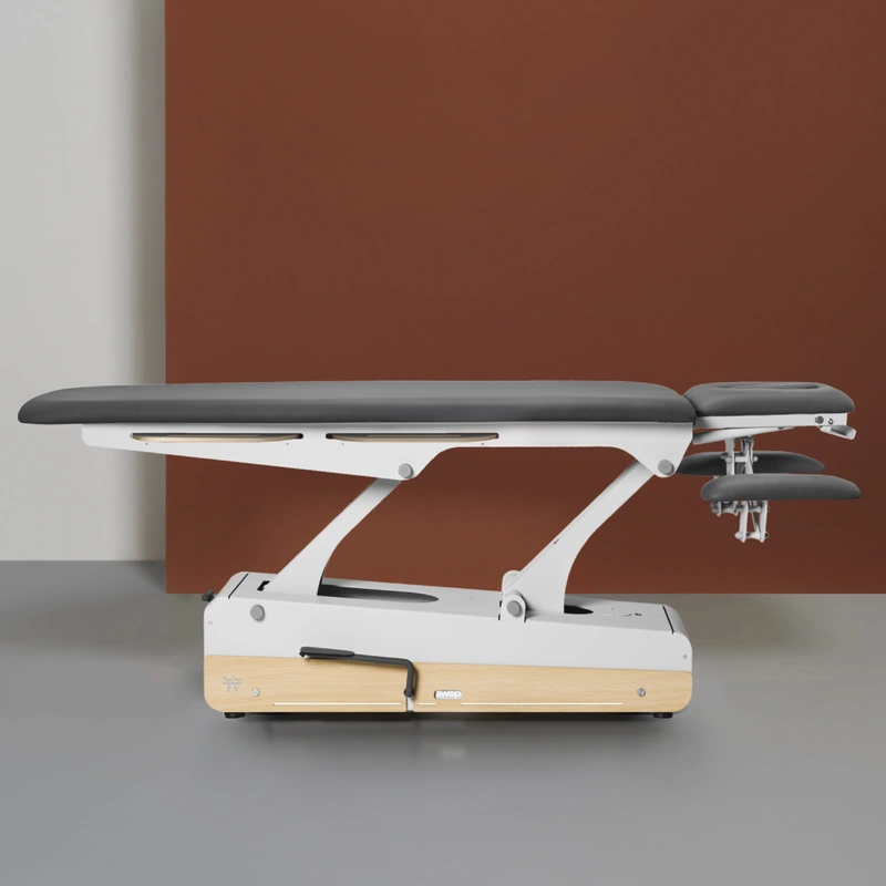 Hydraulische 4-teilige Physiotherapieliege mit kurzem Kopfteil