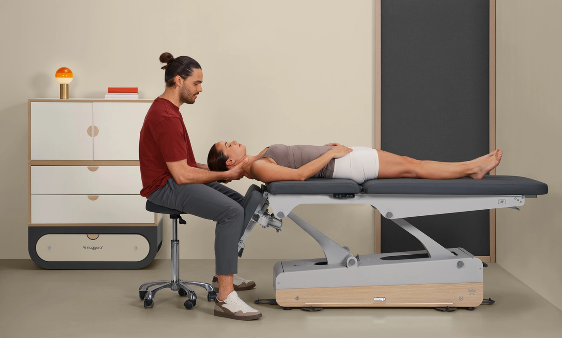 Massageliege Swop 5 UP Therapieliege elektrisch Praxis SPA mit Heizung und Hebefunktion